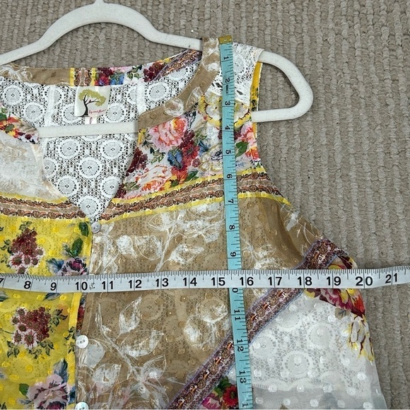 Fig and Flower Button Down Sleeveless Floral Top - Picture 10 of 11